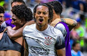 Corinthians con Carrillo se salvó del descenso al derrotar a Cruzeiro 2-1- en el Brasileirao