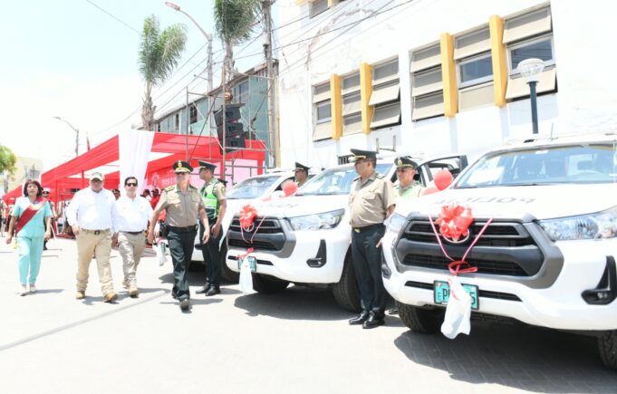 PNP recibe 30 nuevas camionetas para reforzar el patrullaje en provincias de Lima