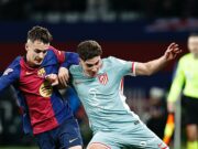 Atlético de Madrid lo ganó en el final al Barcelona 2-1 y es líder de la Liga de España