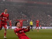 Liverpool ganó al Leicester 3-1 y se aleja más en la punta de la Premier League