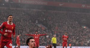 Liverpool ganó al Leicester 3-1 y se aleja más en la punta de la Premier League