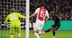 Lazio venció al Ajax de Países Bajos 3-1 y sigue arriba en la Europa League