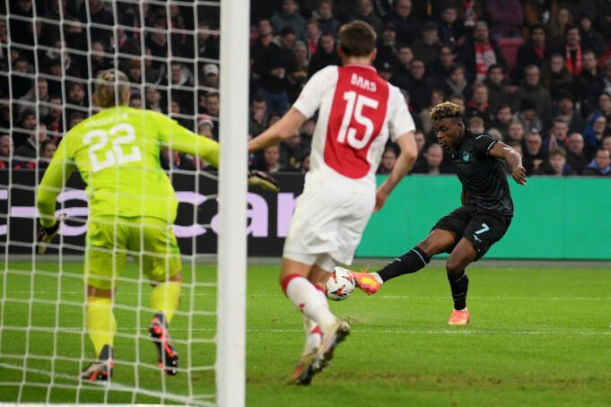 Lazio venció al Ajax de Países Bajos 3-1 y sigue arriba en la Europa League