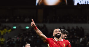 Liverpool goleó al Tottenham 6-3 y sigue firme en el liderazgo de la Premier League