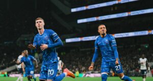 Chelsea amenaza al líder Liverpool en la Premier League tras ganar al Tottenham 4-3
