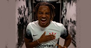 André Carrillo tuvo conversaciones para poder jugar por Universitario