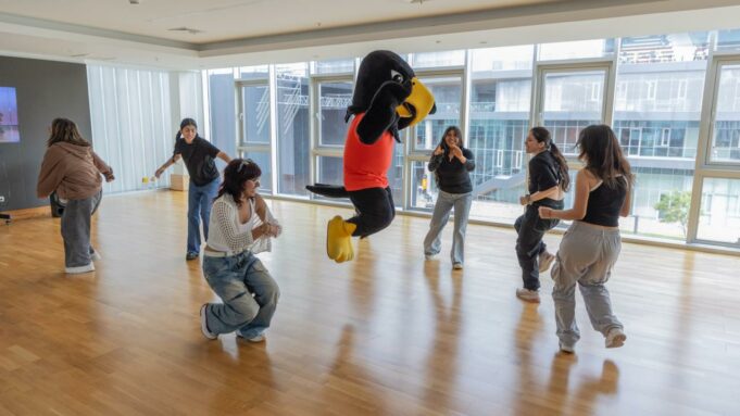 La Universidad de Lima Presenta a Ulises: El Águila que Representa sus Valores