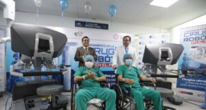 Ministro César Vásquez anunció el inicio de cirugía robótica para pacientes con cáncer