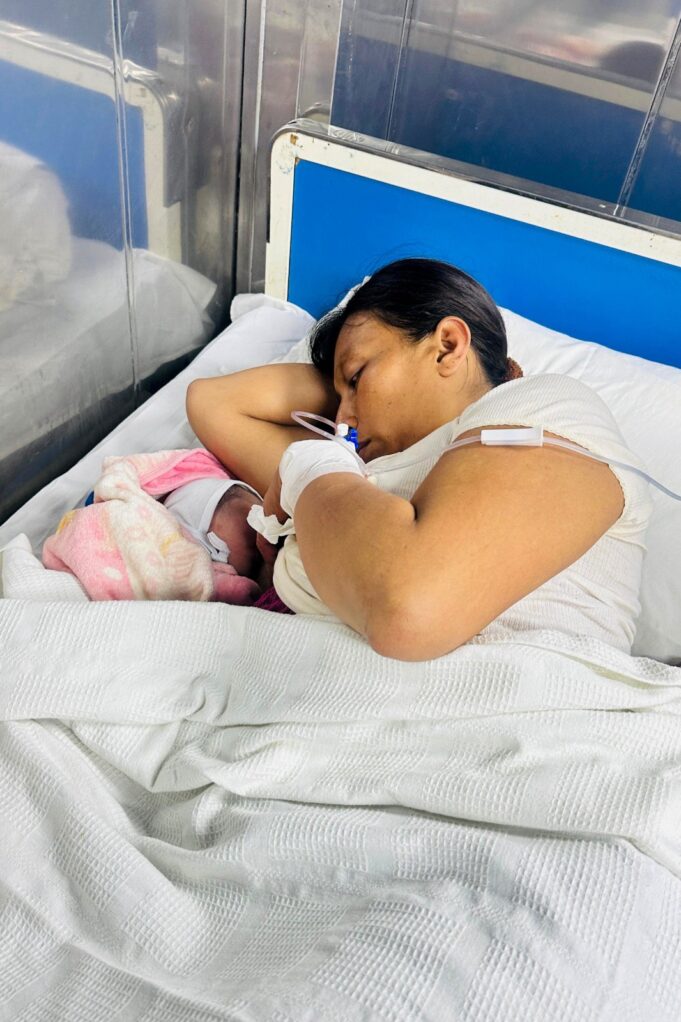 Loreto: Madre Awajún dió a luz a bordo de Pias Morona Programa PAIS del Midis