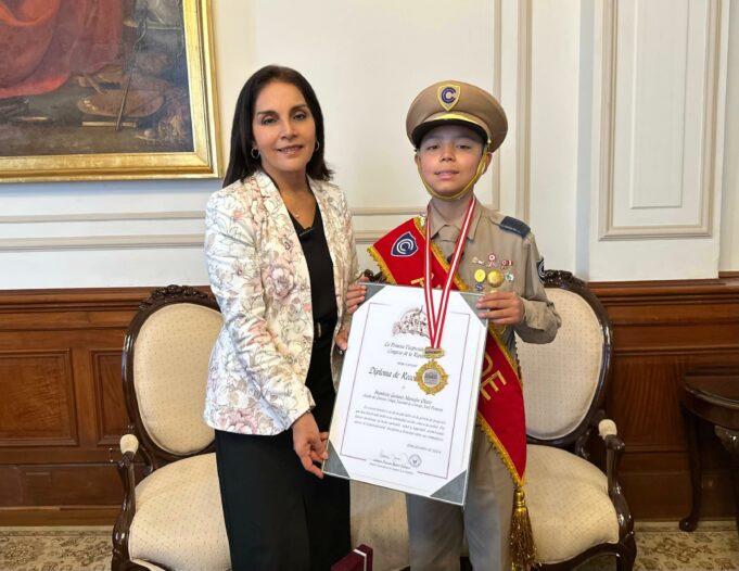 Reconocen gestión de alcalde escolar cusqueño