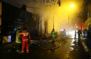 Incendio consume agencia de transporte Instabus