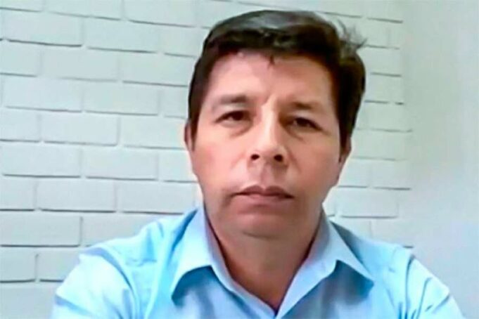 Pedro Castillo denuncia a exfiscal de la Nación