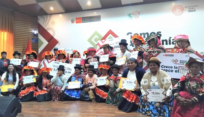 Emprendedores del proyecto Haku Wiñay de Foncodes, ganaron subvenciones en el “Concurso Nacional Somos Artesanía 2024”