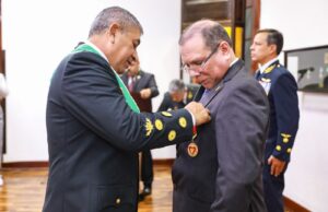 Poder Judicial recibe condecoración «Corazón Policial de la PNP» por implementar unidades de flagrancia