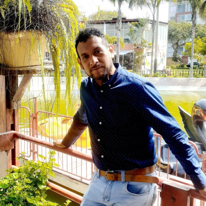 Carlos Loli cierra el año con nuevo hit musical “Masculino y femenino” (VIDEO)