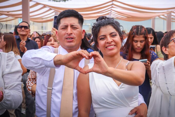 Más de 300 parejas celebraron su amor en el Matrimonio Civil Comunitario de Villa María del Triunfo