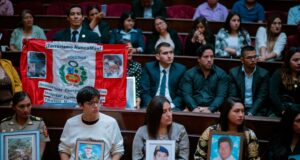 Congresista Alejandro Cavero rinde reconocimiento a los huérfanos víctimas de terrorismo