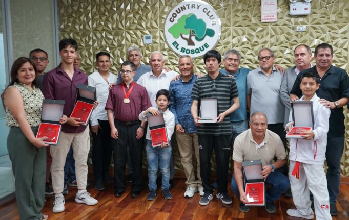 Country Club El Bosque reconoce a Embajadores del Deporte 2024