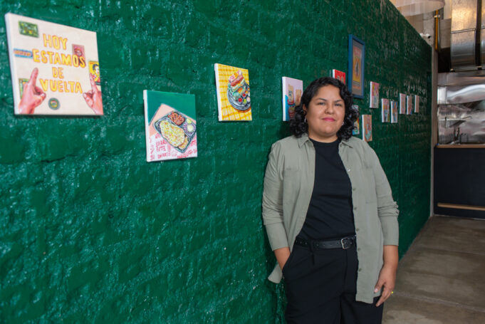 Andrea Sifuentes Hernández presenta su exposición individual “I ♡ DHAASU”: un encuentro entre arte, gastronomía y la construcción de la identidad