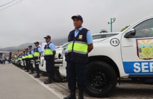 VMT: Alcalde Eloy Chávez entrega camionetas todo terreno a la Policía y serenazgo para fortalecer seguridad ciudadana
