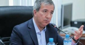 Ministro Raúl Pérez-Reyes intenta desmarcarse de Vizcarra y Odebrecht