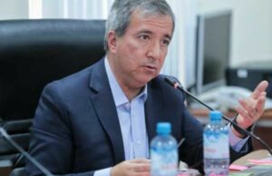 Ministro Raúl Pérez-Reyes intenta desmarcarse de Vizcarra y Odebrecht
