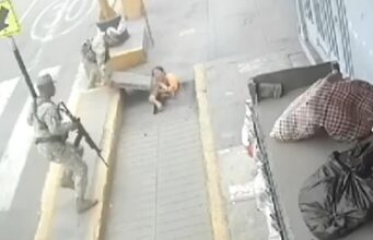 Pisa buzón eléctrico explota en la avenida Túpac Amaru en Comas, le cae encima a mujer y sobrevive