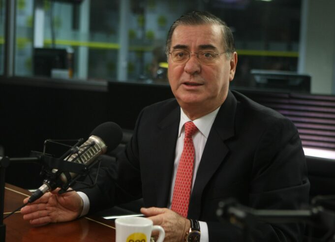 Óscar Valdés: «Me siento preparado para ser presidente de Perú»