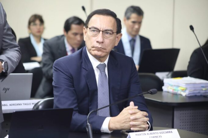 Que tal sinvergüenza:’Lagarto’ Vizcarra intenta culpar de sus males a la presidenta y al congreso