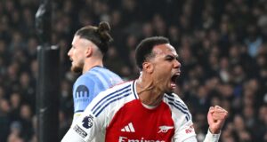 Arsenal venció a Tottenham 2-1 y es el nuevo escolta del Liverpool en la Premier League