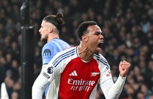 Arsenal venció a Tottenham 2-1 y es el nuevo escolta del Liverpool en la Premier League