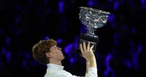 Jannuk Sinner retiene su corona en Abierto de Australia al vencer 3-0 al alemán Zverev
