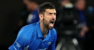 Novak Djokovic superó a Carlos Alcaraz y se metió en semifinales del Abierto de Australia