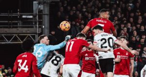 Líder Liverpool rescató empate ante el sorprendente Nottingham Forest 1-1