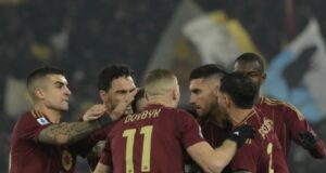 Roma le ganó a Lazio 2-0 en el clásico de la capital italiana y sube posiciones en la Serie «A»