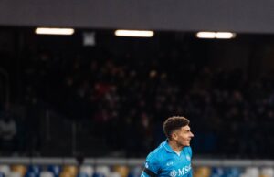 Nápoles se mantiene firme en el liderato de la Serie «A» de Italia al ganar a Verona 2-0