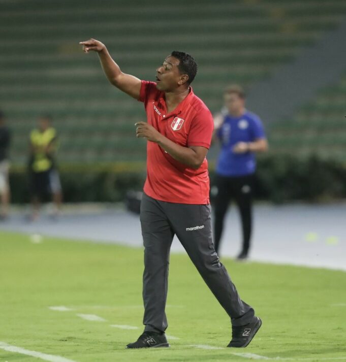 Nolberto Solano dirigiría a la Selección por solo dos partido ante Bolivia y Venezuela de marzo próximo