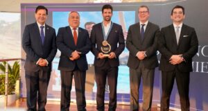 Comité Olímpico Peruano premió a Stefano Peschiera como deportista 2024