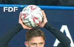 Oliver Sonne debutó hoy con el Burnley que avanzó de ronda en la FA Cup al vencer a Reading 3-1