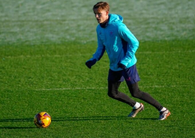 Oliver Sonne entrenó por primera vez con el Burnley de Inglaterra
