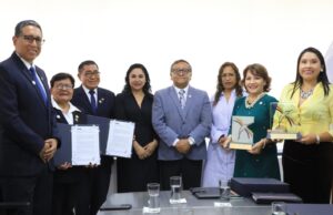 Sineace entregó distintivos de acreditación a dos programas de estudios de la Universidad Nacional de Trujillo