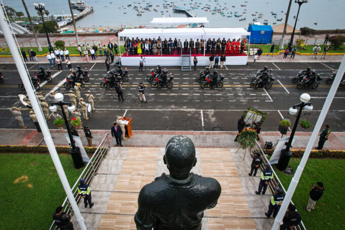 Chorrillos conmemora 168 años de creación política con izamiento de bandera