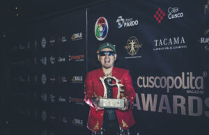 La banda de rock Motteros recibe el premio Cuscopolita Award 2024, en la categoría “La mejor banda del 2024”