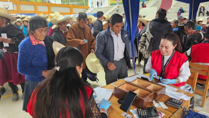 Cajamarca: Usuarios de Pensión 65 cobran primera subvención del año mediante “carritos pagadores”