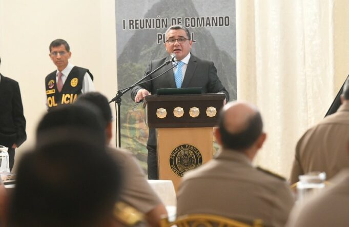 Ministro Santiváñez anunció incremento de operativos, mayor labor de inteligencia y más patrullaje preventivo