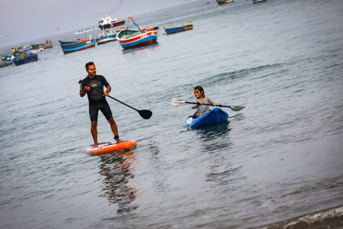 Aprende Surf, Bodyboard, Stand up, Paddle, Kayak y Nado desde 20 soles en playa Agua Dulce.
