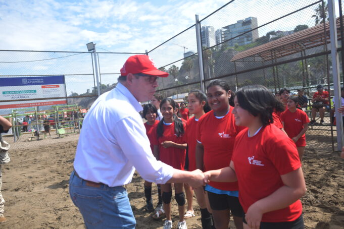 Ministro Morgan Quero inaugura Academia de Verano Gratuita del IPD en Chorrillos