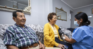 Padomi de EsSalud supera el millón de atenciones domiciliarias a más de 52 mil asegurados durante el 2024