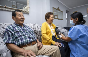 Padomi de EsSalud supera el millón de atenciones domiciliarias a más de 52 mil asegurados durante el 2024