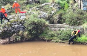 Buzos de la Policía Nacional de Lima viajaron a Huancavelica para buscar a joven madre que se cayó al río Ichu
